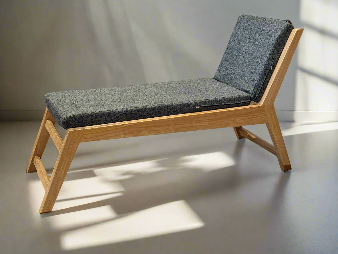 Lounge chair solid wood